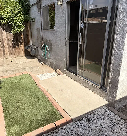 6233 Clybourn Ave — Photo 20