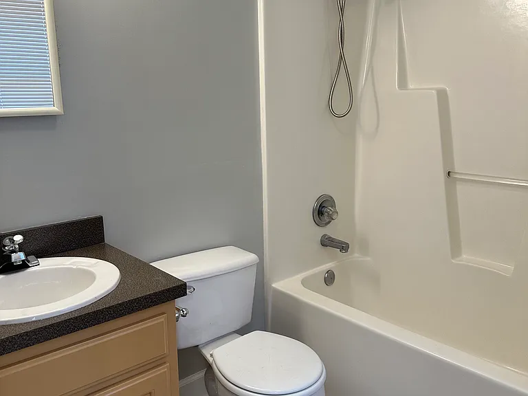 412 S Bloodworth St — Photo 11