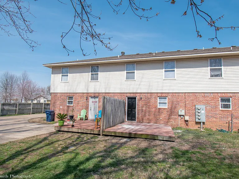 250 Meadow Ct #250 — Photo 11