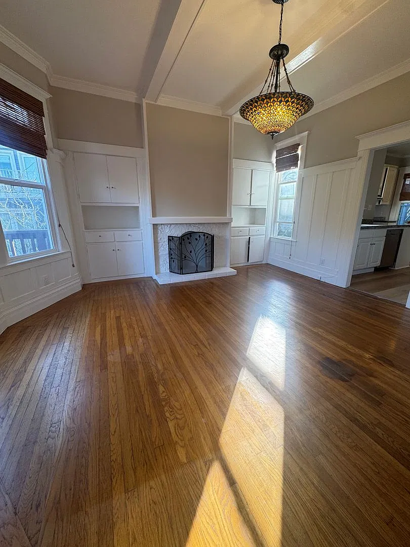 Spacious 3BR/2BA in Cole Valley w/ In-Unit Laundry & Private Deck | Walk to Golden Gate Park! — Photo 2