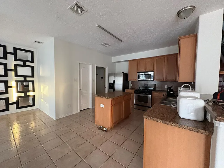 1902 Creegan Park Ct — Photo 7