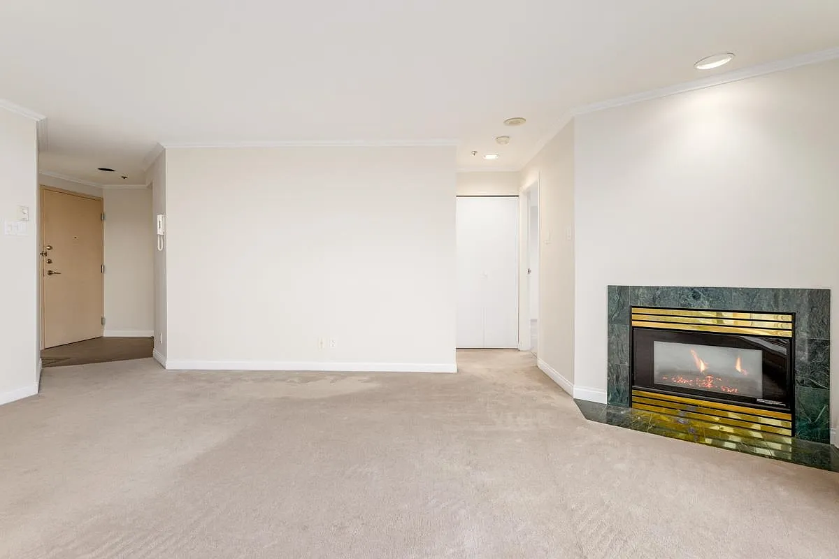 2 bed, 735 sqft, $2,400 — Photo 3