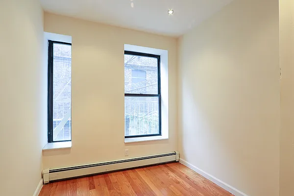 Rented by REZI | media 10