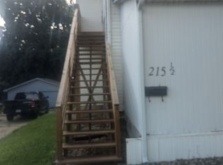 215 1/2 N Foley Ave, Freeport, IL 61032