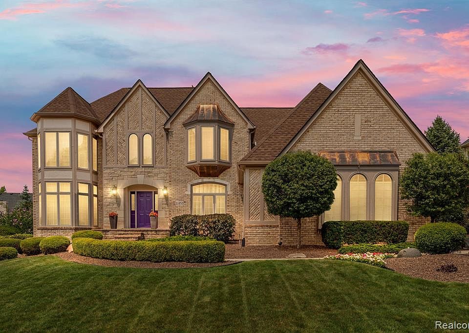 21853 Picadilly Cir, Novi, MI 48375 MLS 20230061457 Zillow