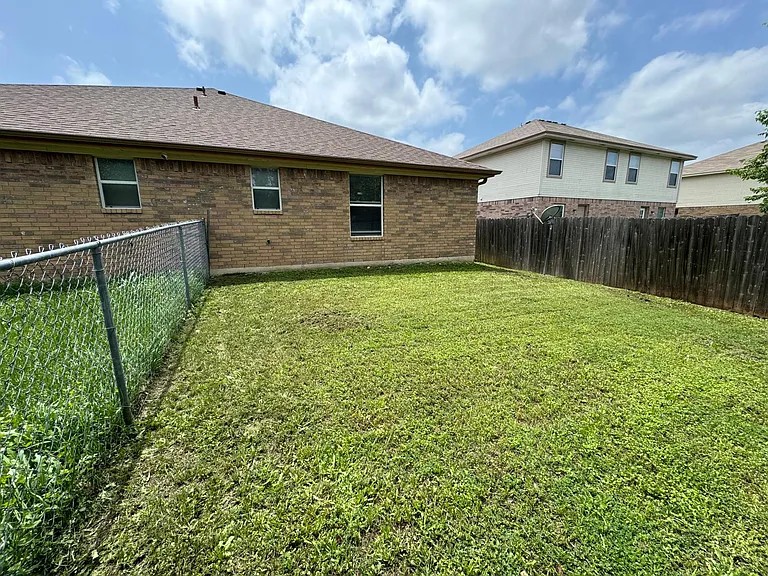 1313 Chips Dr #B — Photo 5
