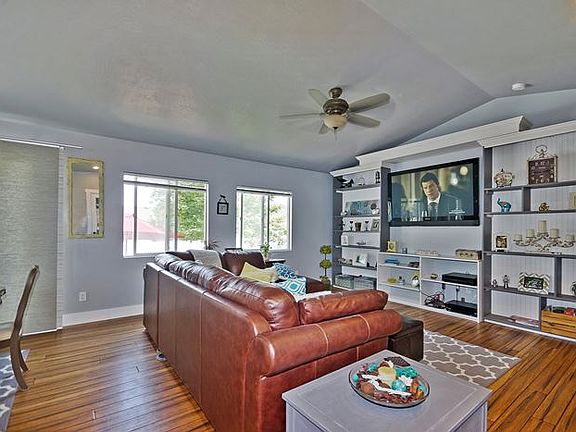 5th image of 788 Saratoga Dr