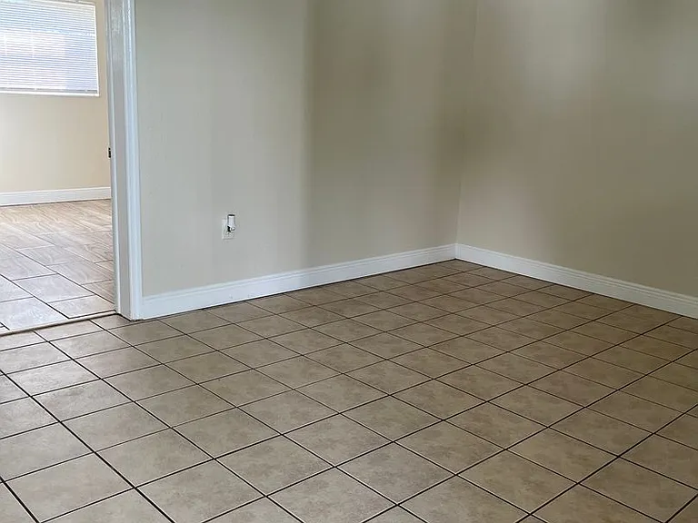 208 Pierce Ave — Photo 6