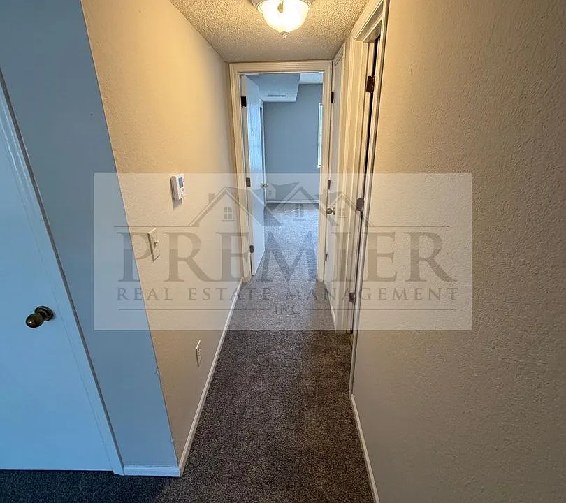 300 W Montgomery St #1