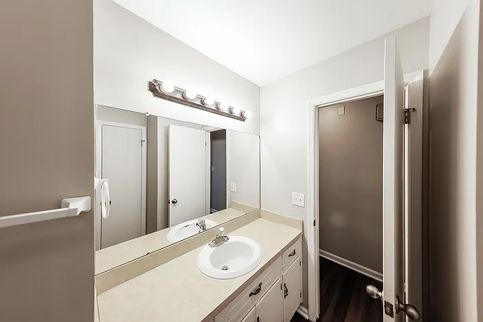 3405 Hilltop Rd SE — Photo 9