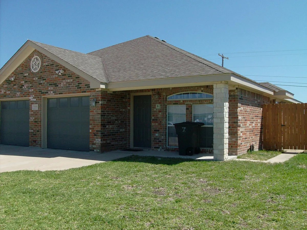 Building Photo - 4906B Heather Ln