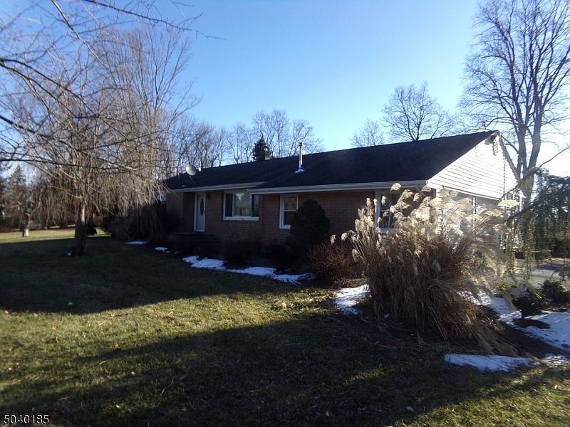 1st image of 1 Emmans Ln