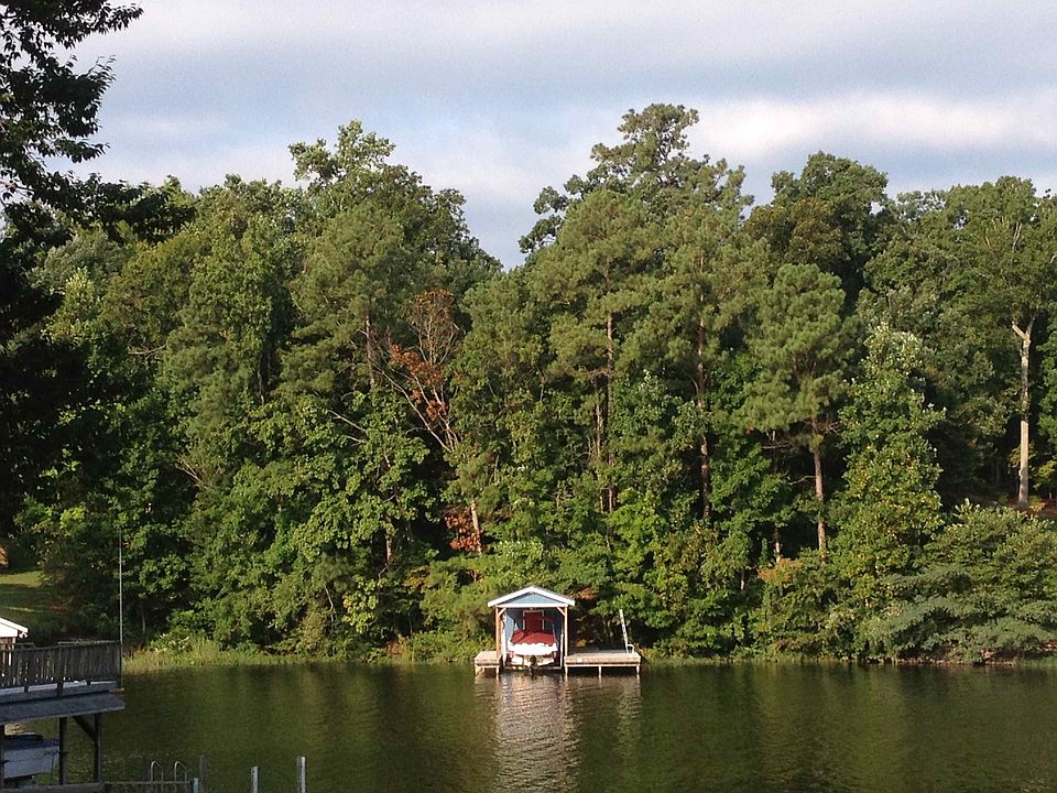 boat house on lot