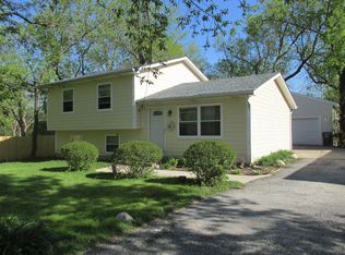 11297 W Edgewood Rd, Beach Park, IL 60087