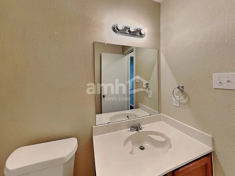 1021 Bumble Bee Dr — Photo 16