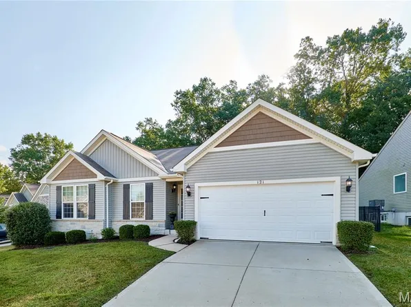 121 San Marino Pkwy, Fenton, MO 63026