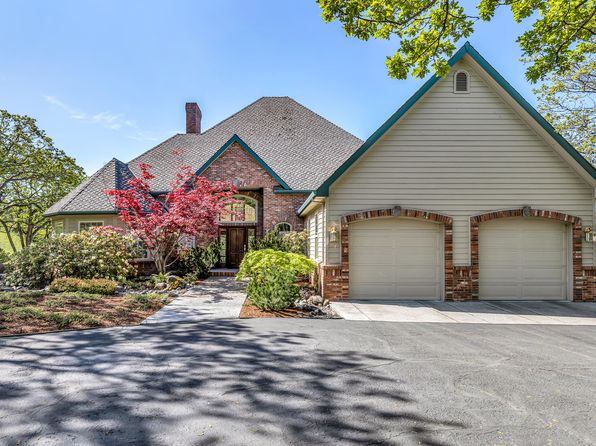 6776 Laurel Crest Dr, Medford, OR 97504