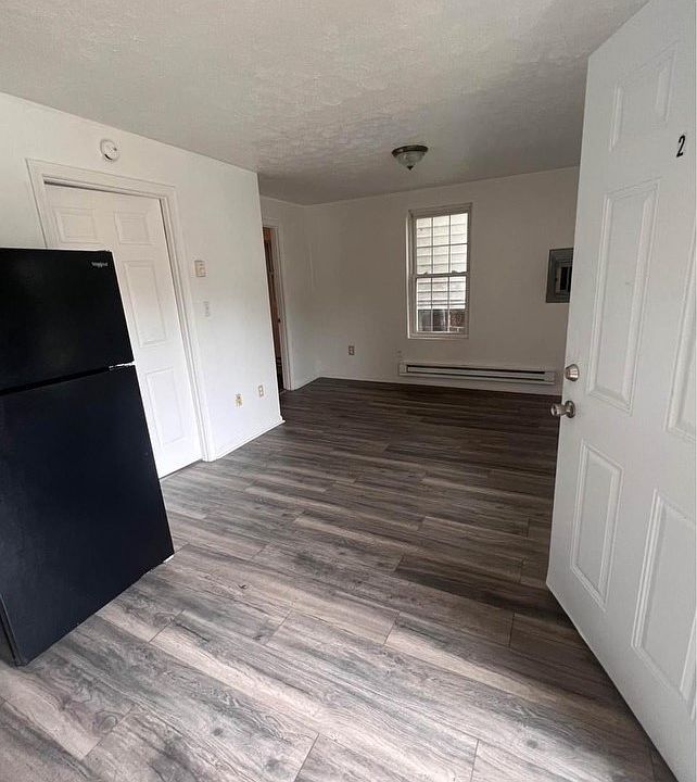 2nd image of 215 Walnut Ave #2