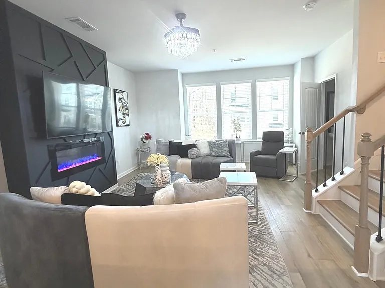 205 Wallace St — Photo 7