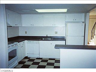 2nd image of 3252 Hunters Mill Dr