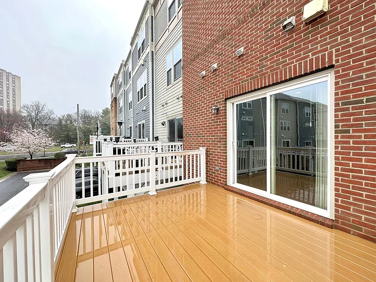 127 Decoverly Dr — Photo 16