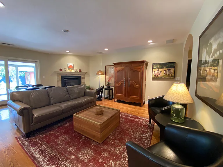 2750 Iowa St — Photo 17