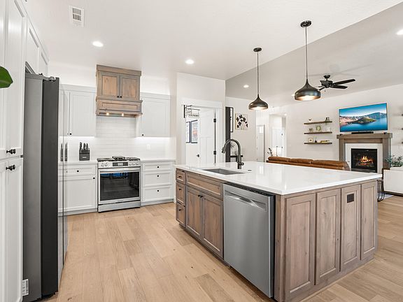 3rd image of 2833 Caldera Ln