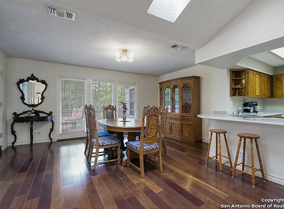 5th image of 8406 Wickersham St
