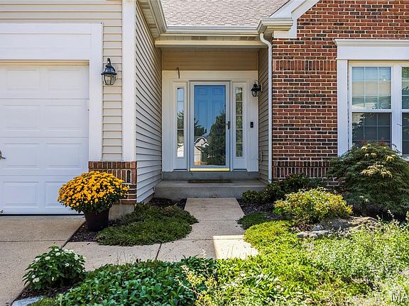 2nd image of 1049 Cambridge Way Dr