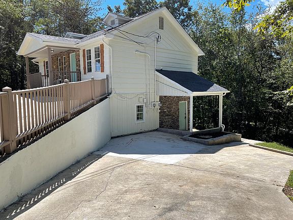 3rd image of 104 Highland Dr