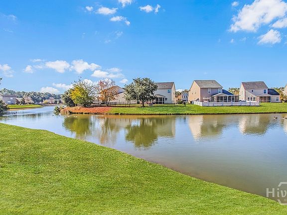 3rd image of 153 Hamilton Grove