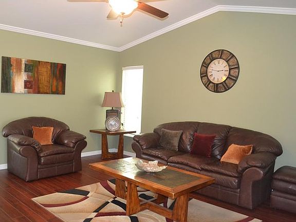 3rd image of 876 Crestridge Cir