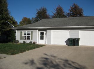 1012 Granite Ct, Fulton, MO 65251
