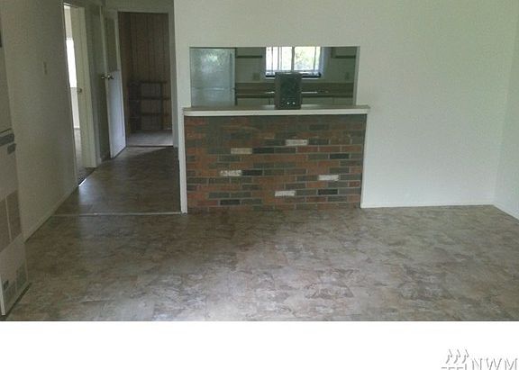 3rd image of 1631 Washington St
