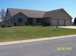 337 Deerfield Rd, Valparaiso, IN 46383