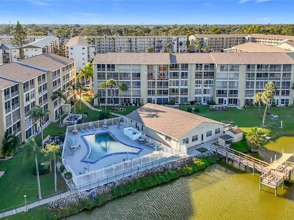 3785 Lake Bayshore Dr #H405, Bradenton, FL 34205