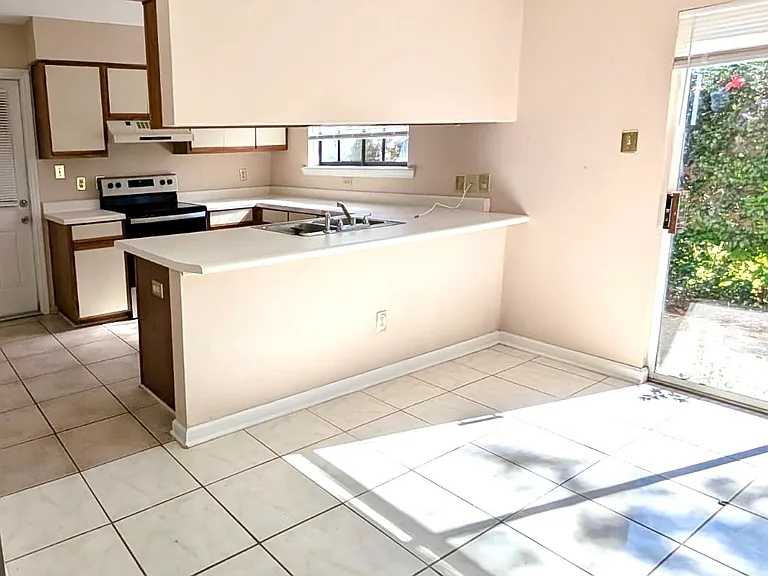 1736 Augustine Pl — Photo 15