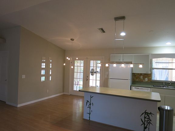 2nd image of 2851 Alesio Ave