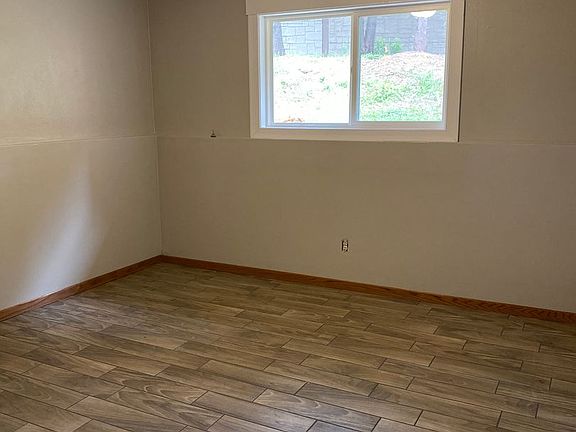 5th image of 1604 Green Valley Dr #6