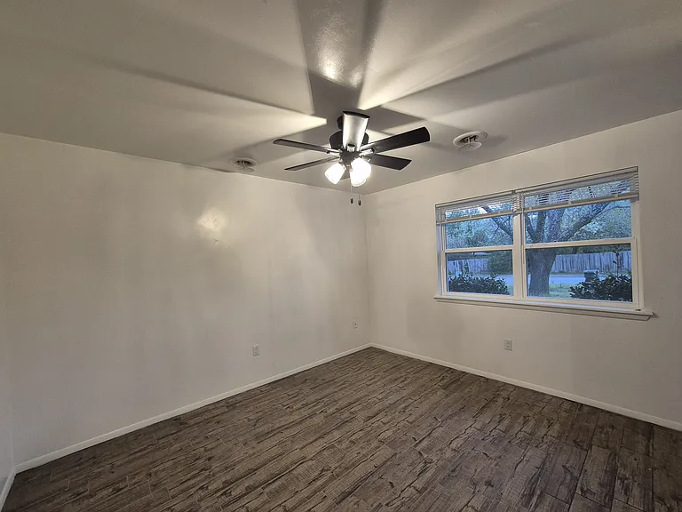 2332 N Raven Ln — Photo 6