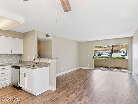 5th image of 3174 Tarpon Dr Unit 102