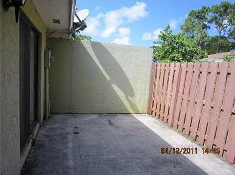 3rd image of 4534 Barclay Cres