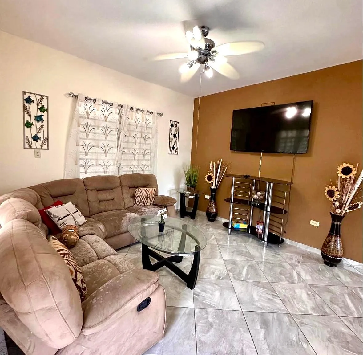 3 bed, 1.0 bath, 1400 sqft, $1,800 — Photo 4