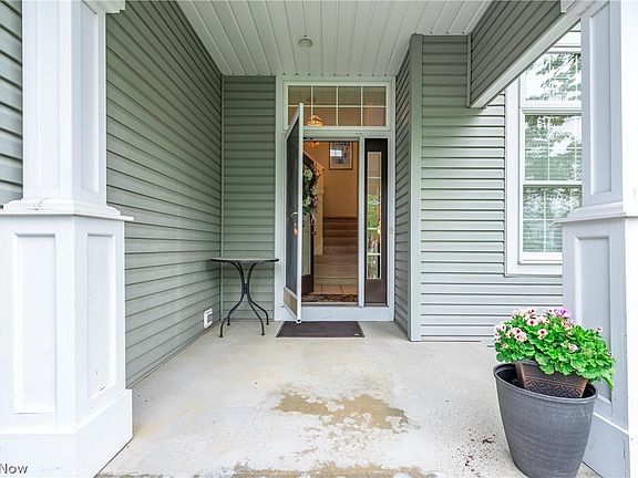 3rd image of 1312 Fieldstone Ct
