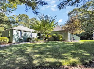 17 Thatcher Holway Rd, Marstons Mills, MA 02648