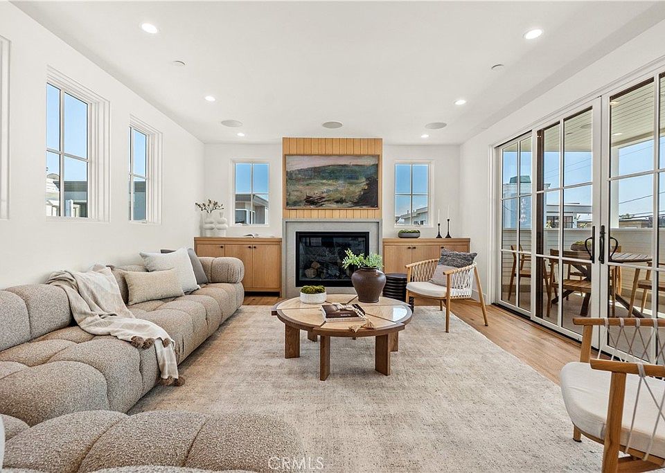 1st image of 321 Homer Pl