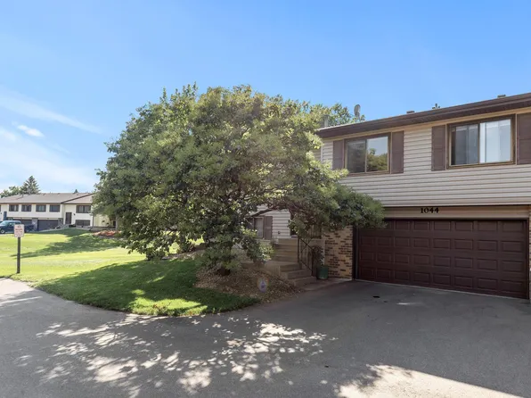 1044 122nd Ave NE, Blaine, MN 55434