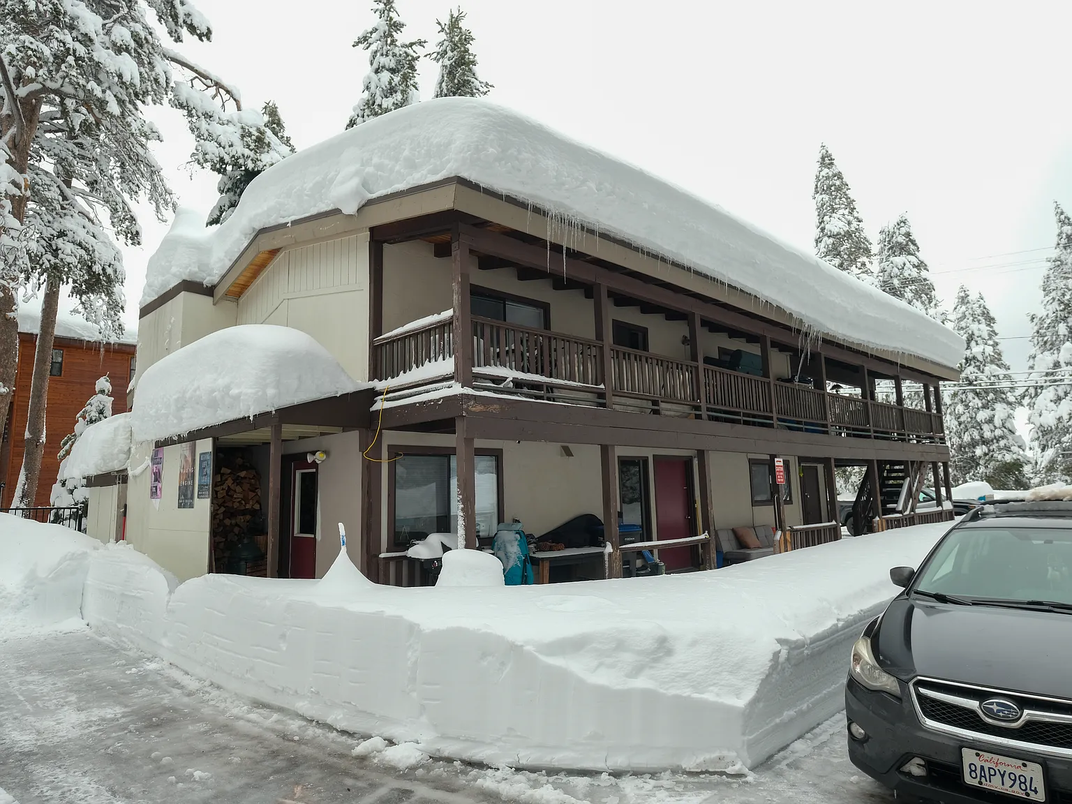 4 bed, 2300 sqft, $4,500 — Photo 2