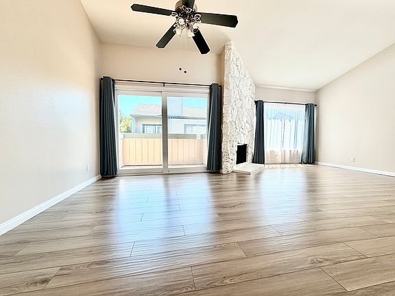 3rd image of 1114 Cleghorn Dr Unit E