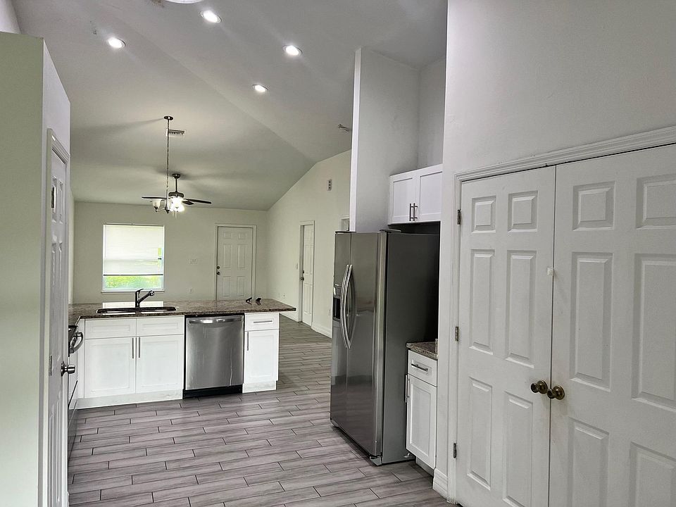 1st image of 165 Meadow Rd #1